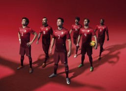 中国体彩：C罗稳居足坛年收入榜首，姆巴佩位列第四，新星亚马尔首登财富榜