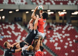 体育彩票-亚马尔创纪录之夜闪耀，铁卫双响定乾坤，巴萨力克法兰克福完成复仇