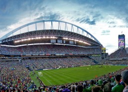 中国体彩-申花官方确认吴曦第九肋骨骨折，已返家进行康复治疗