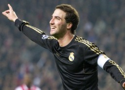 中国体彩网_马尔穆什世预赛膝伤退场，埃及队悬心祈愿无大碍