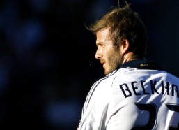 中国体彩网_童磊连续两场助攻闪耀赛场，谦逊表态，仍需向队内老大哥学习