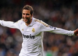 中国体彩网|中超战火再燃，十人武汉三镇鏖战惜败 沧州雄狮客场3比2逆转夺三分