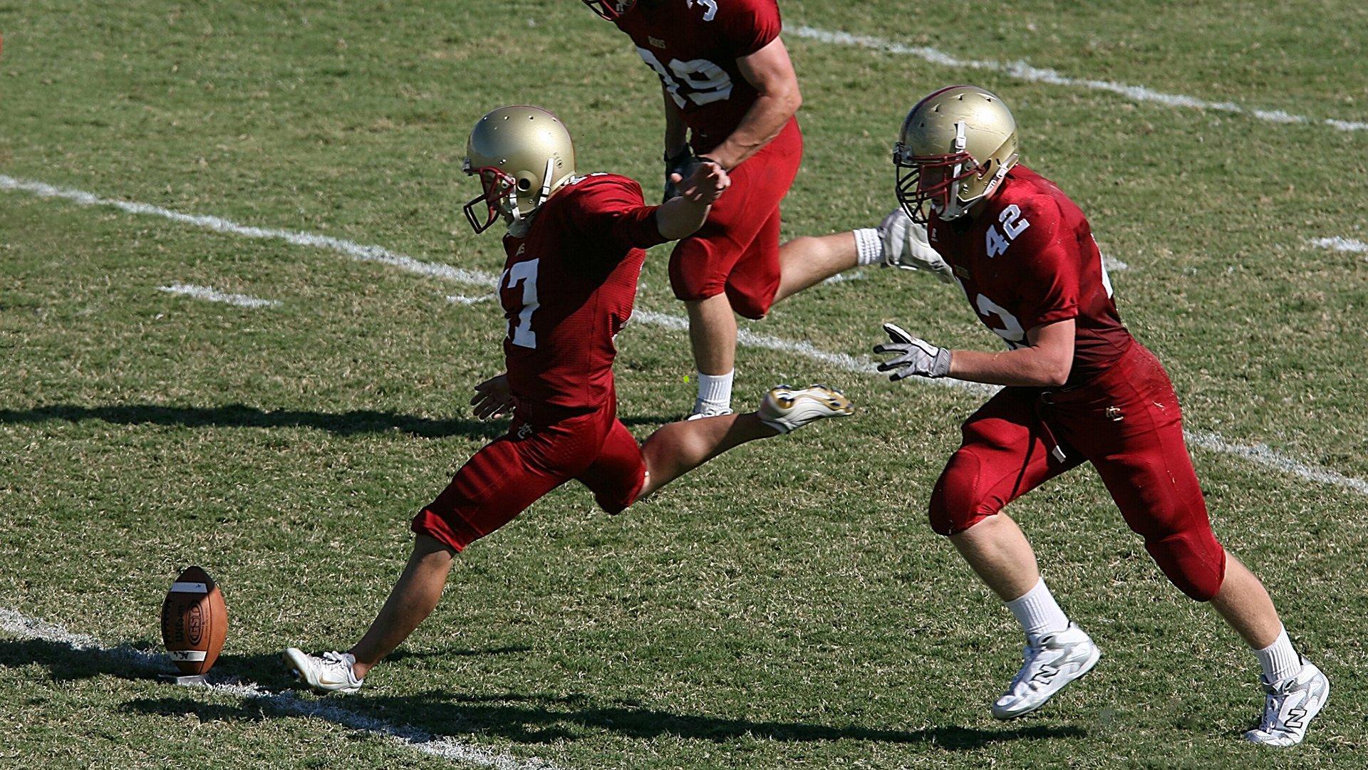亚足联就伊拉克球员吃草染黄争议作出回应，过度庆祝构成违规主因